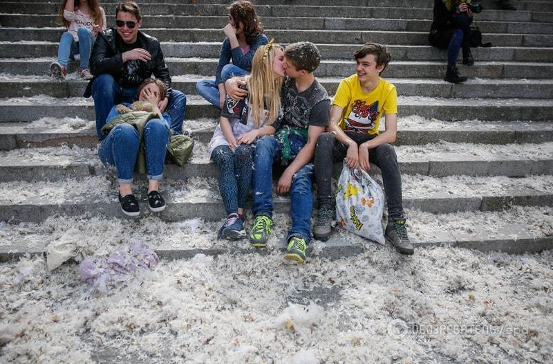 У Києві влаштували масовий бій подушками: опубліковано фото
