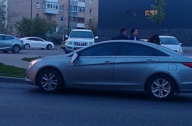 На Киевщине заметили мошенников: бросались под авто и требовали деньги