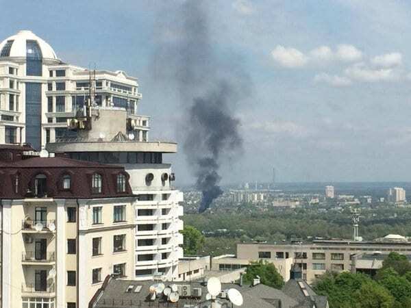 На лівому березі Києва сталася масштабна пожежа: опубліковані фото
