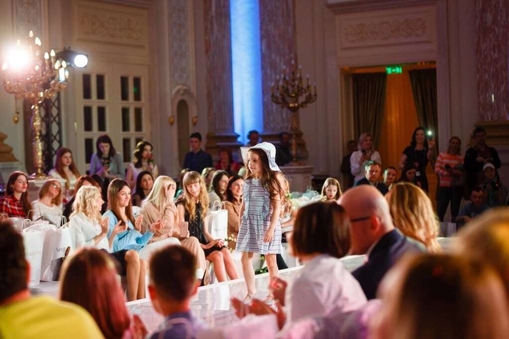 Украинские звезды вышли на подиум с детьми на фэшн-шоу SPECIALyou Fashion Day
