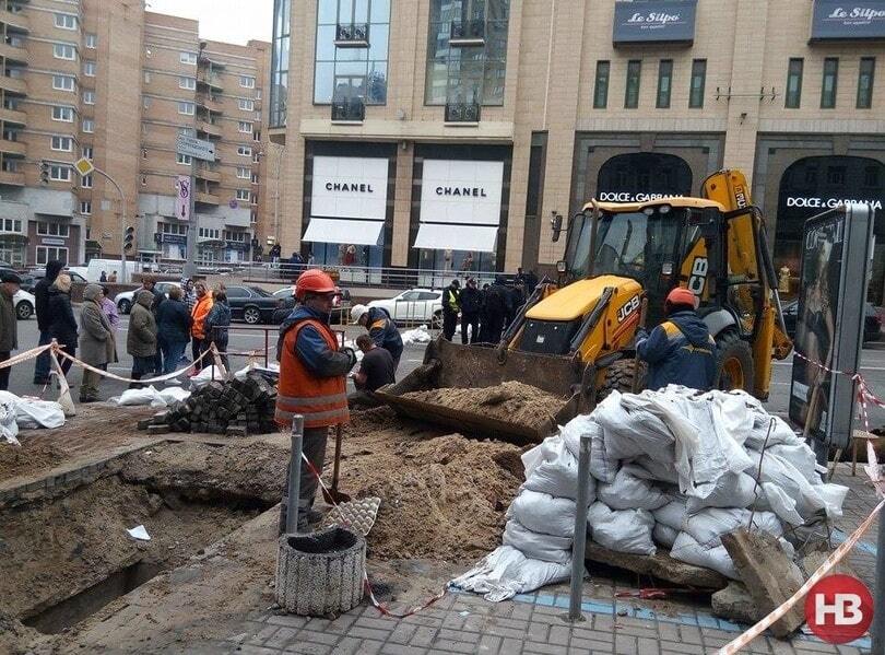 Центр Киева парализовали пробки: недовольные жители перекрыли улицу