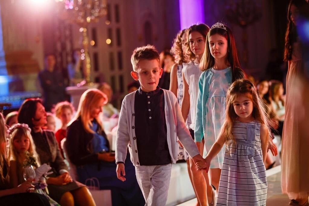 Украинские звезды вышли на подиум с детьми на фэшн-шоу SPECIALyou Fashion Day