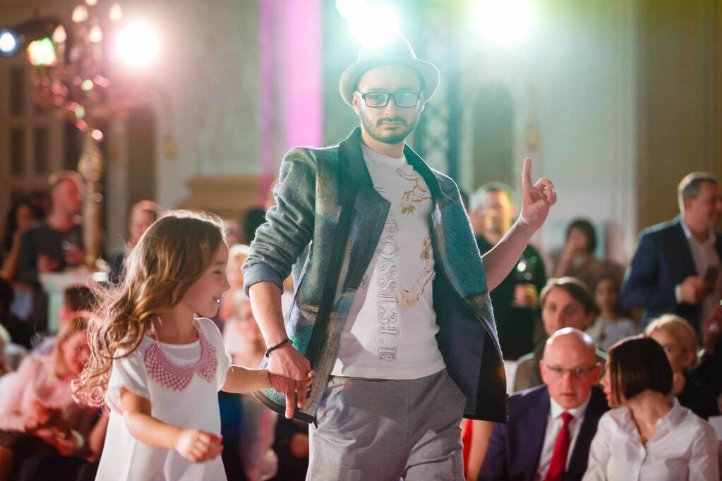 Украинские звезды вышли на подиум с детьми на фэшн-шоу SPECIALyou Fashion Day
