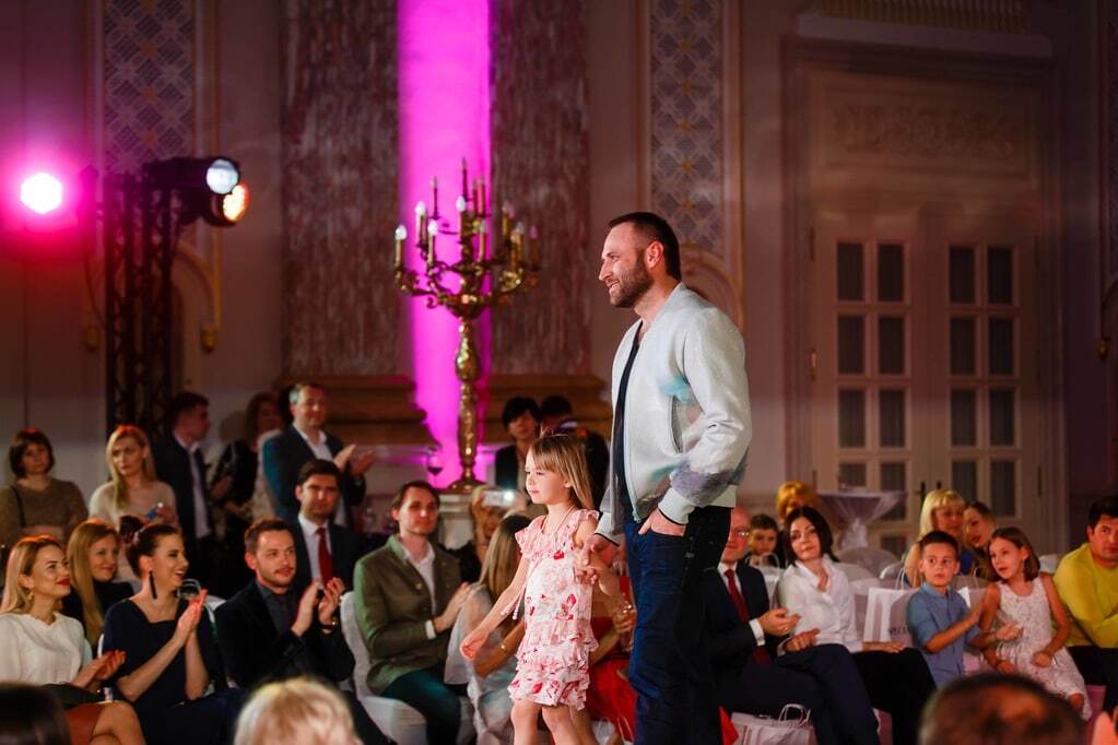 Украинские звезды вышли на подиум с детьми на фэшн-шоу SPECIALyou Fashion Day