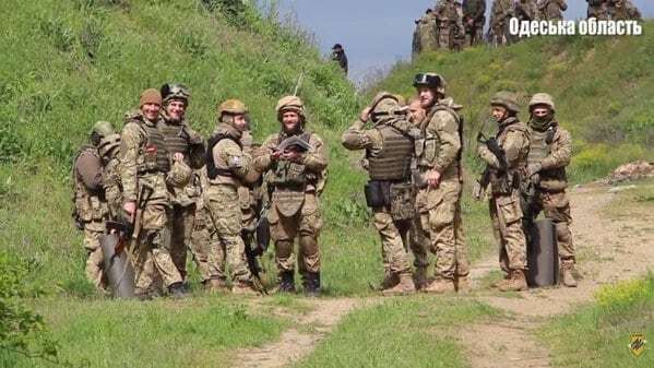 Гроза сепаратистов и 300 "азовцев": бойцы прибыли защищать Одессу