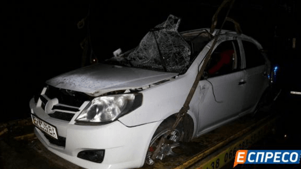 ДТП в Киеве: автомобиль 4 раза перевернулся на дороге