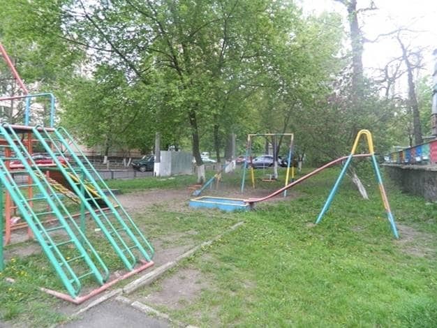 В Киеве мальчик "заминировал" детскую площадку