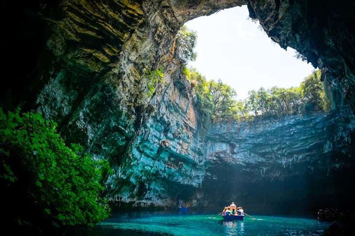 Самые удивительные пещеры мира: 15 завораживающих фото