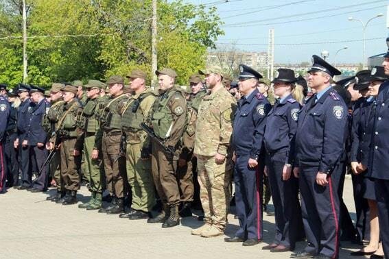 Спокойной Пасхи: порядок на Донетчине будут охранять 1,5 тыс. полицейских. Фоторепортаж