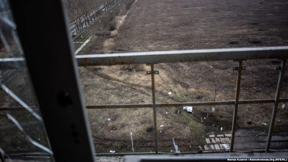 Опубликованы жуткие снимки авдеевских девятиэтажек, устоявших под артобстрелами