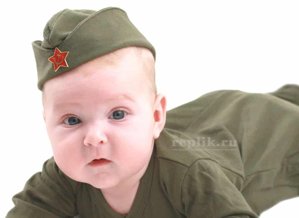 Детивоевали: в России продают "ползунки победы" для младенцев. Фотофакт