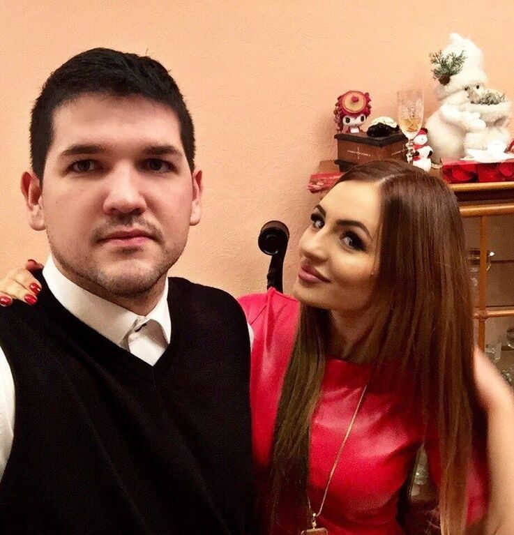 Невестка депутата от БПП Куницына показала "подкачанные" губы и фигуру в бикини. Обнародованы фото