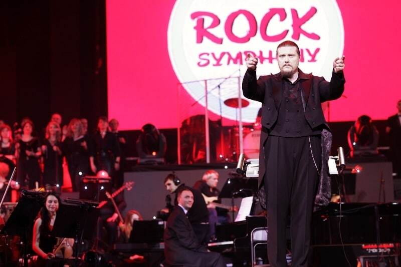 Оркестр, хор и лучшие хиты: Киев покорила "Рок-симфония"