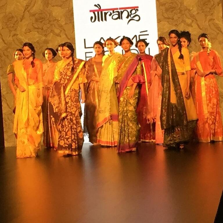 В Индии на подиум вышла модель на позднем сроке беременности