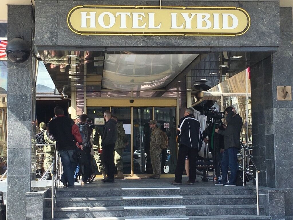 Столкновения возле гостиницы "Лыбидь" в Киеве: появилось видео задержания Ирмы Крат