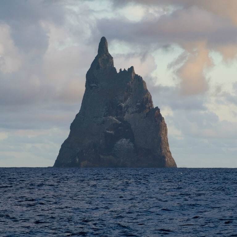 Самые необычные и впечатляющие скалы в мире: опубликованы фото