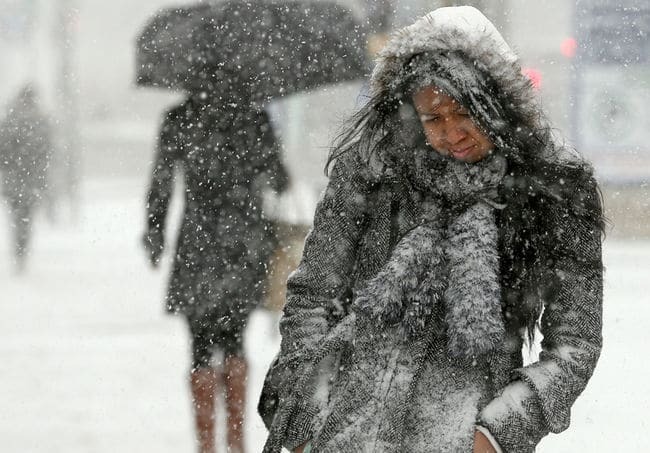 Канаду накрыл неожиданный снегопад: фоторепортаж