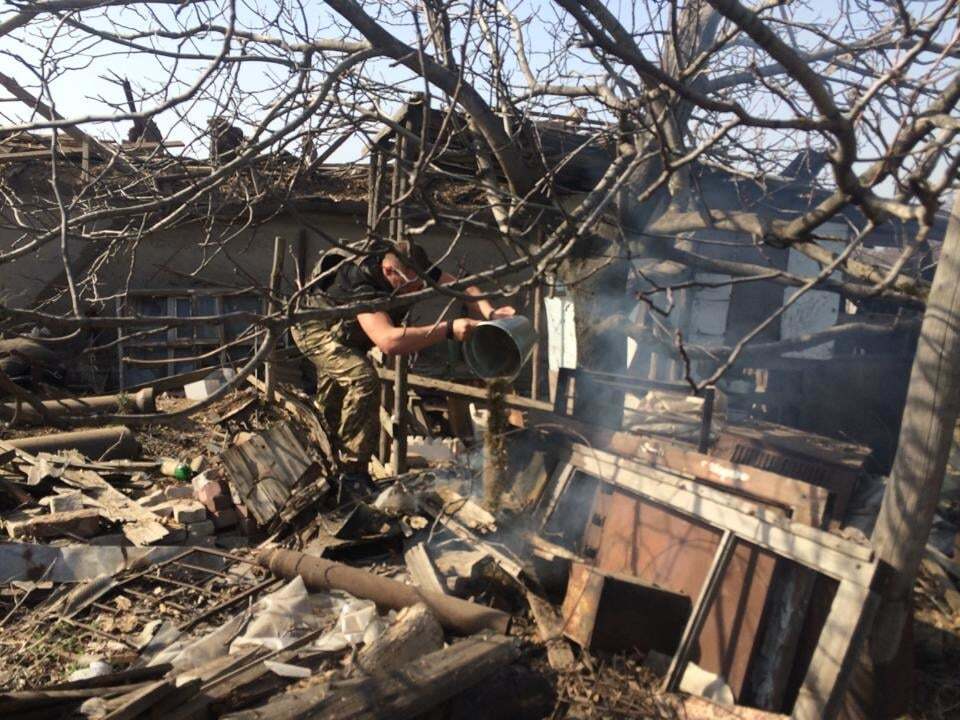 Терористи обстріляли українських військових під Авдіївкою, є поранені