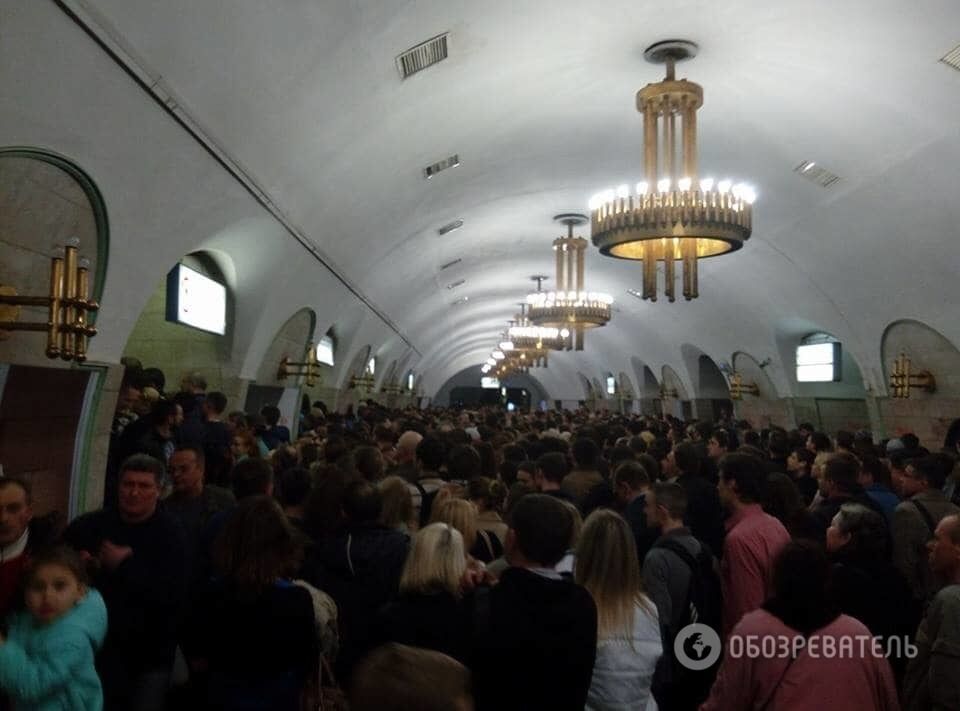 "Пекло в метро": у Києві шукали бомбу одразу на чотирьох станціях. Фотофакт