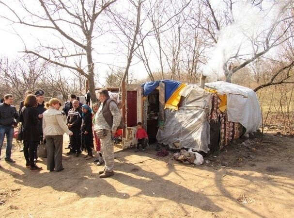 В Киеве возле Лысой горы появился цыганский табор