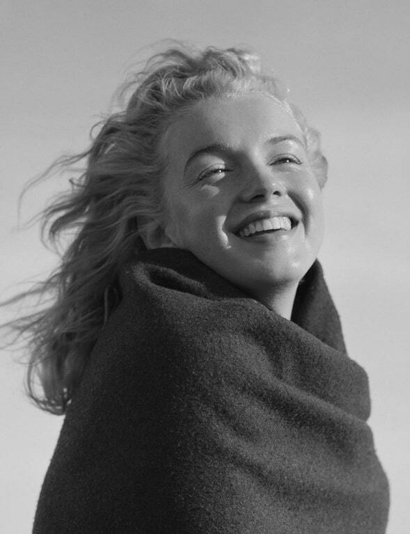Счастье и смерть: Мэрилин Монро без макияжа позировала для фотографа. Опубликованы редкие фото