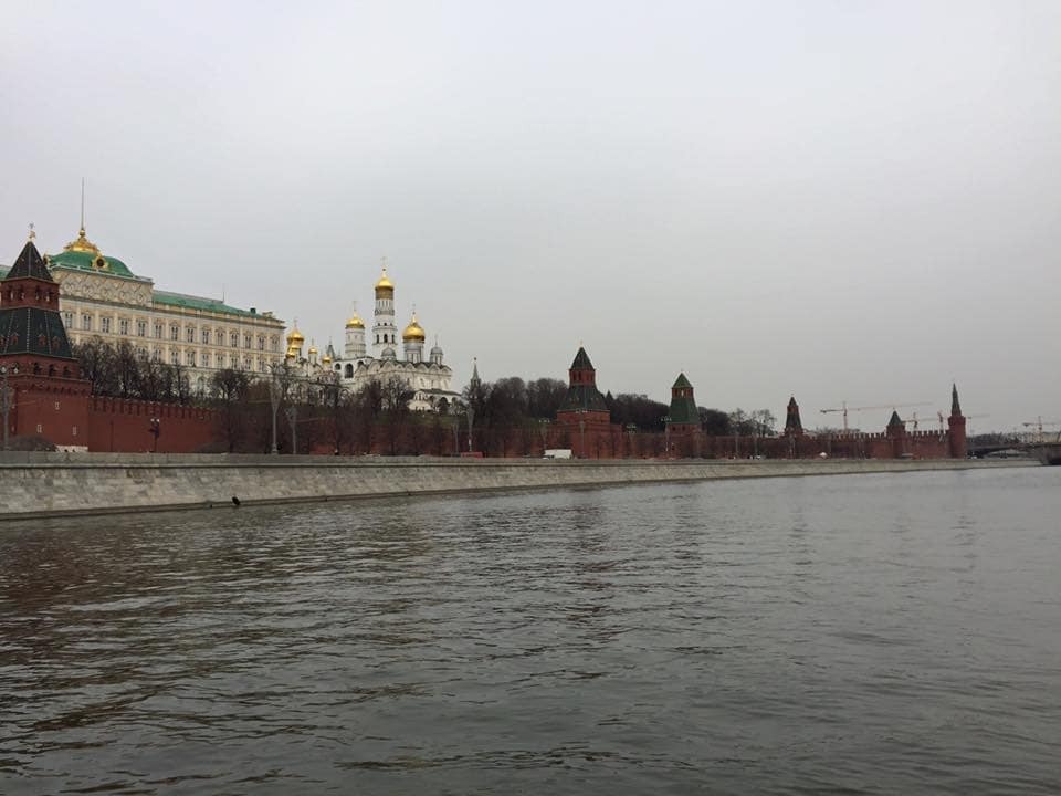 Из Москвы на Мадагаскар: россияне отправились в "дурацкое" путешествие на лодке