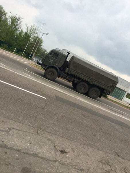 Місцевий житель зняв, як у Луганськ приїхала нова техніка з Росії