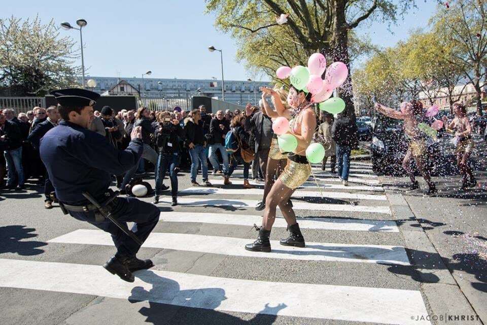 FEMEN у Франції влаштували провокацію на 1 травня