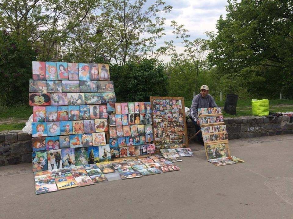 Пейзажную аллею в Киеве оккупировали торговцы: опубликованы фото