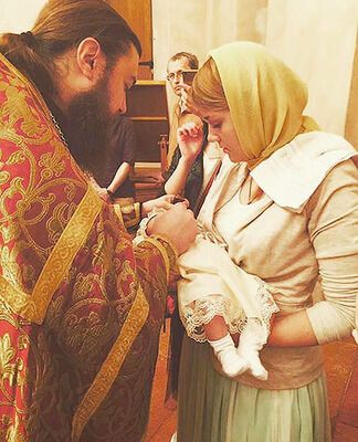 Валерия Гай Германика опубликовала фото с крестин дочери