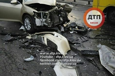 ДТП на мосту Патона: опубликовано видео и фото жуткой аварии в Киеве