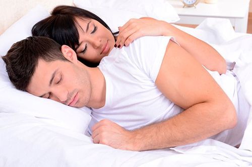 Как спит ваш мужчина