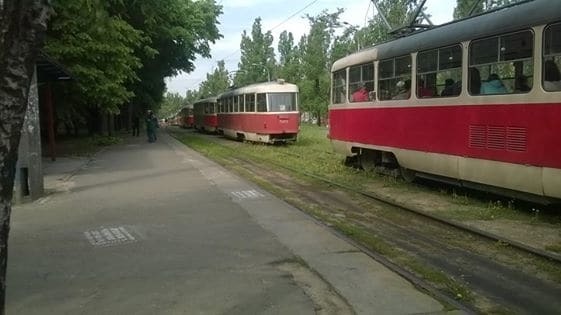 В Киеве из-за упавшего столба парализовано движение трамваев