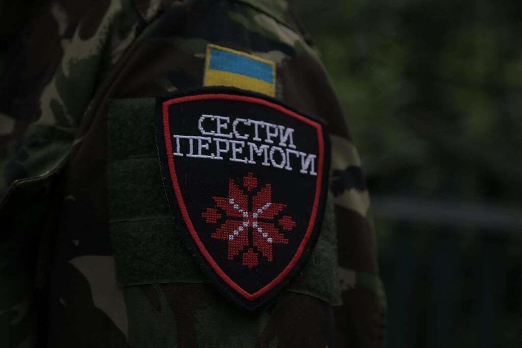 Патріотичні листівки в Донецьку: волонтери розповіли, як готувалася "диверсія" на 9 Травня