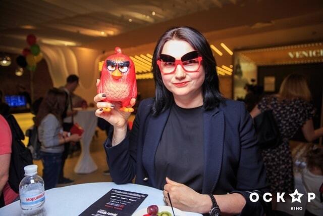 Осадчая и Зеленский были замечены на премьере Angry Birds 