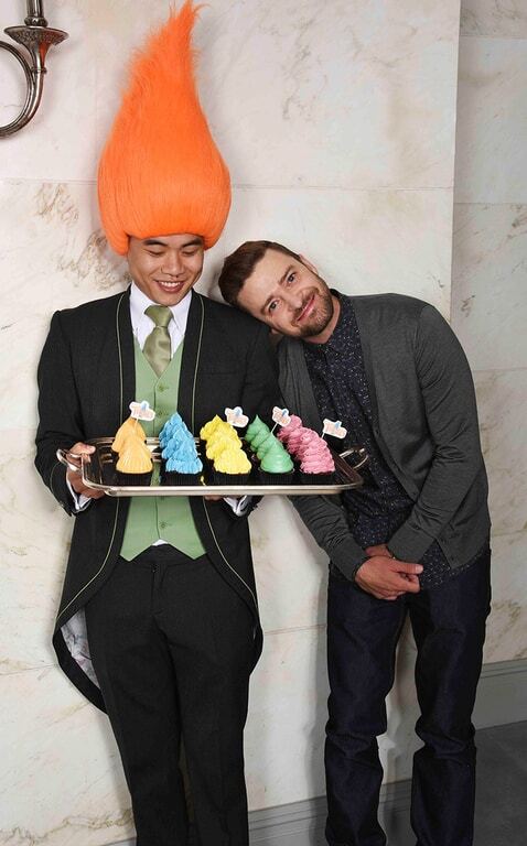 Звезда "Сумерек" и Джастин Тимберлейк попали в мир смешных гномов: опубликованы яркие фото
