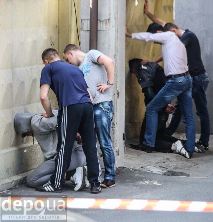 Стрельба в центре Киева: полиция задержала подозреваемых в похищении людей