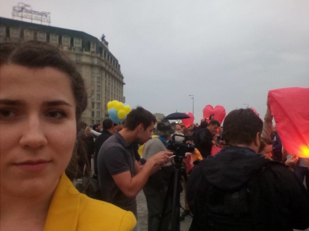 День рождения Савченко в Киеве отметили флешмобом: опубликованы фото и видео