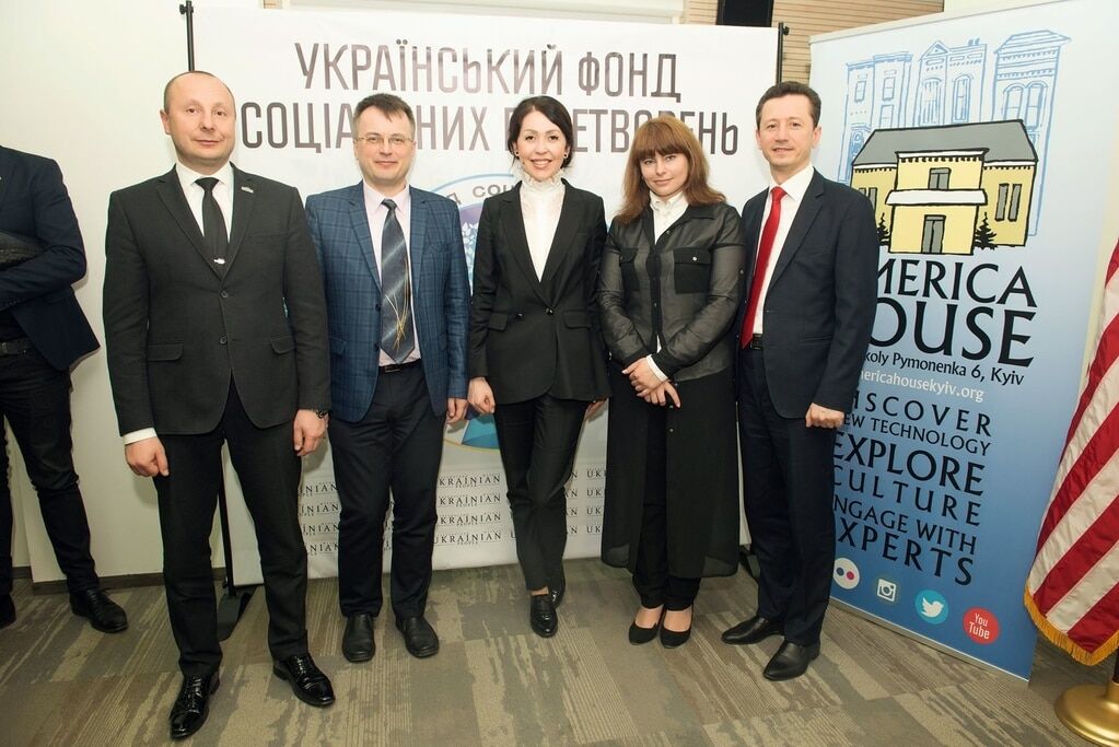 Український фонд соціальних перетворень в Американському домі організував круглий стіл