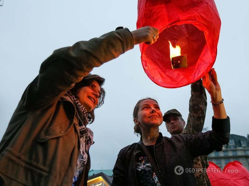 День рождения Савченко в Киеве отметили флешмобом: опубликованы фото и видео