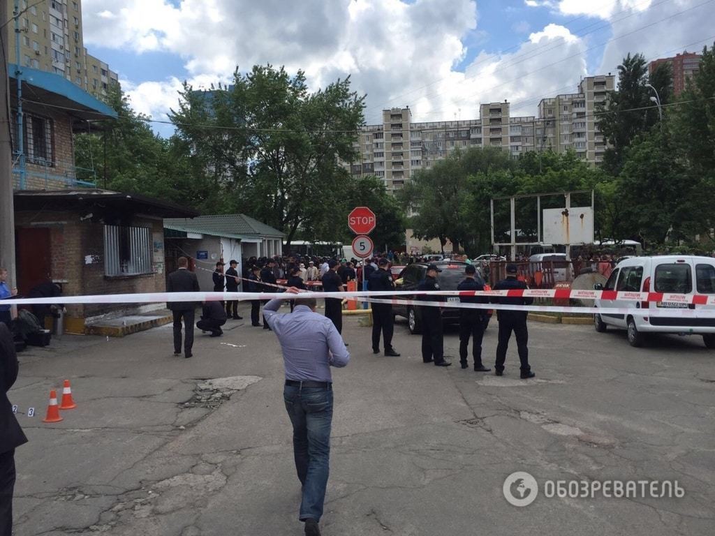 В Киеве на автостоянке прогремел взрыв, есть пострадавшие