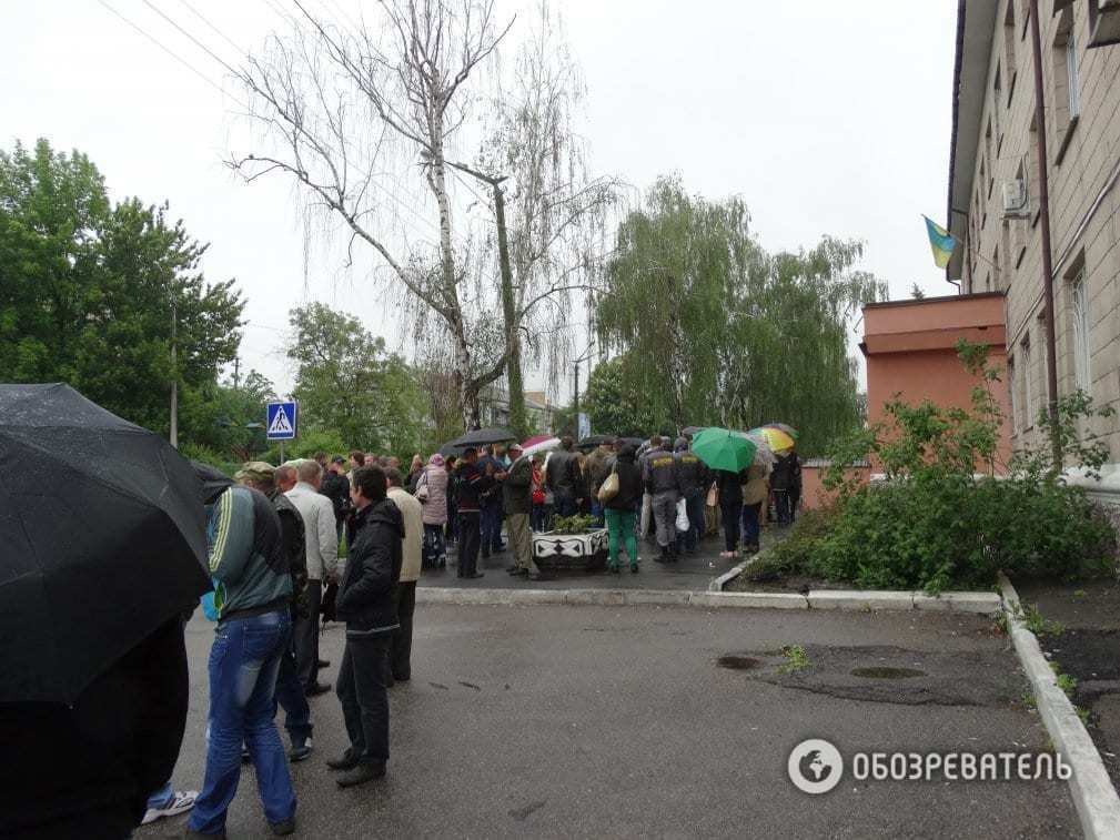 На грани "взрыва". Жители Обухова требуют расследовать смерть женщины в компании полицейских