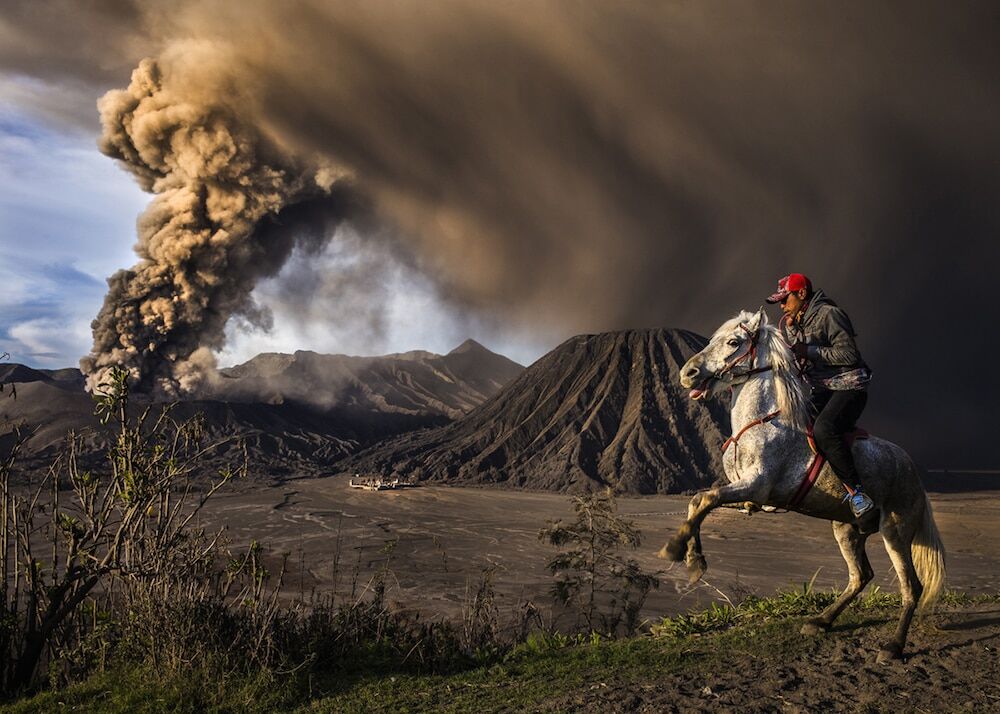 Вируючий вулкан і море квітів: кращі фото National Geographic-2016
