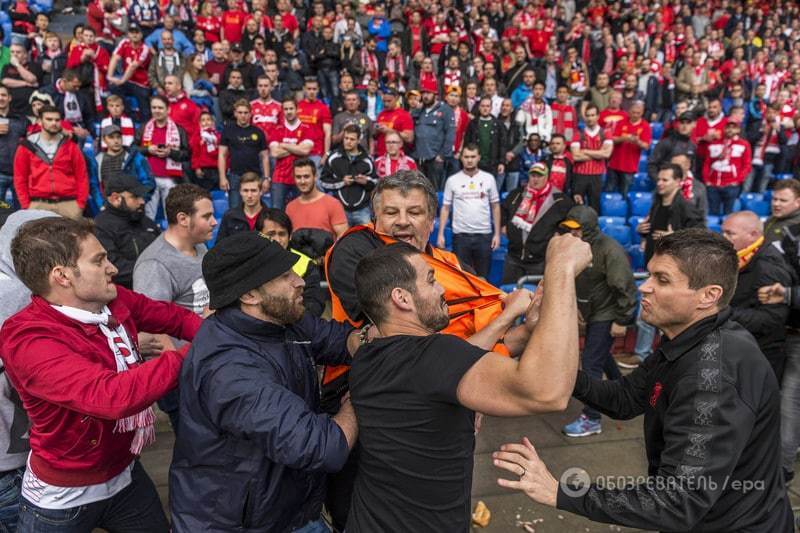 Болельщики устроили массовую драку на финале Лиги Европы: видео происшествия