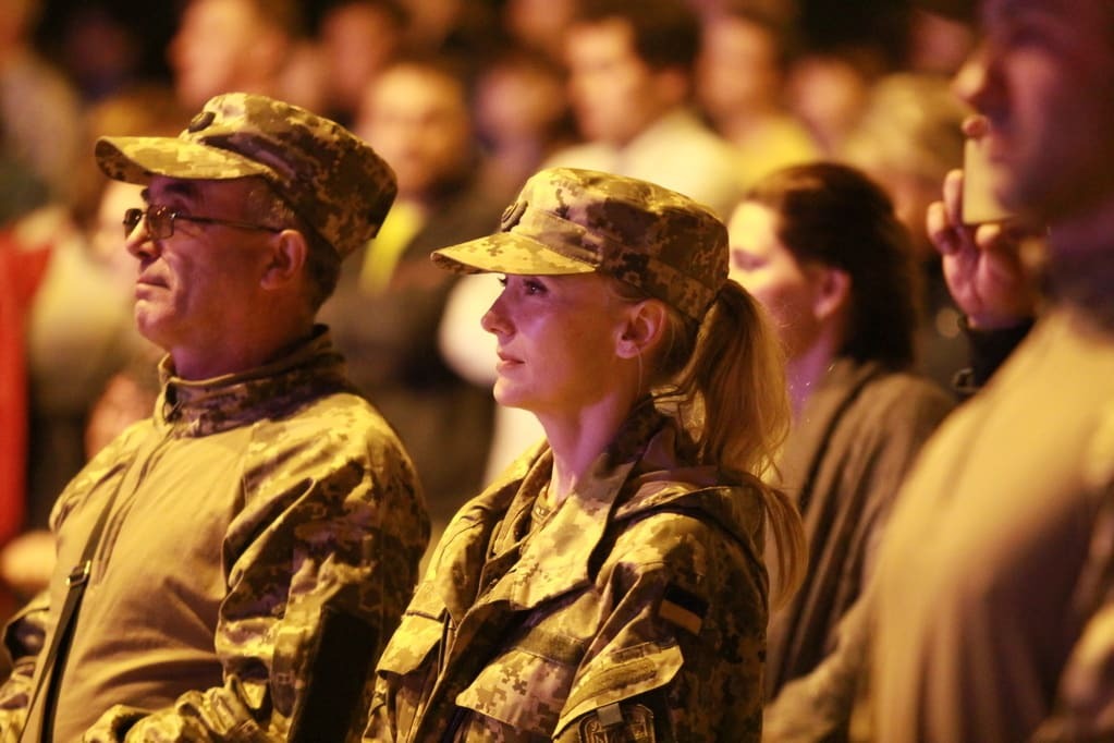 Бойцы ВСУ пришли в восторг от мощного концерта ОЕ в Мариуполе: опубликованы фото