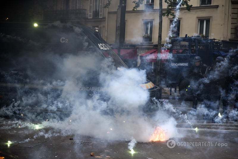 Париж у вогні: багатотисячні протести у Франції розігнали гранатами