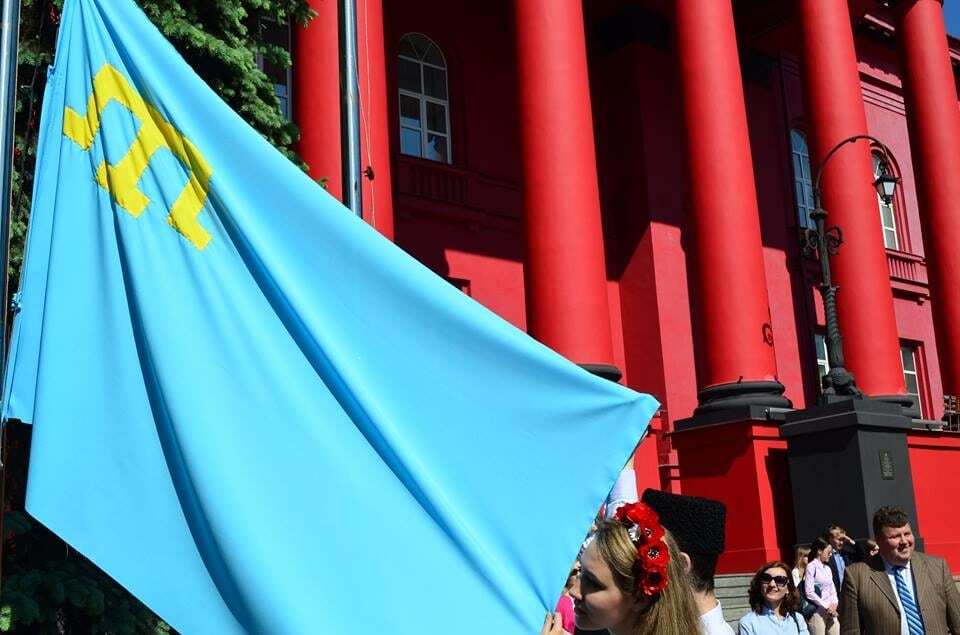 В Киеве провели флешмоб к годовщине депортации крымских татар: опубликованы фото