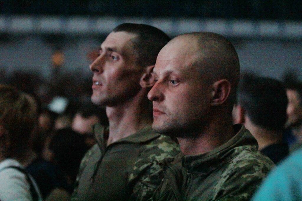Бойцы ВСУ пришли в восторг от мощного концерта ОЕ в Мариуполе: опубликованы фото