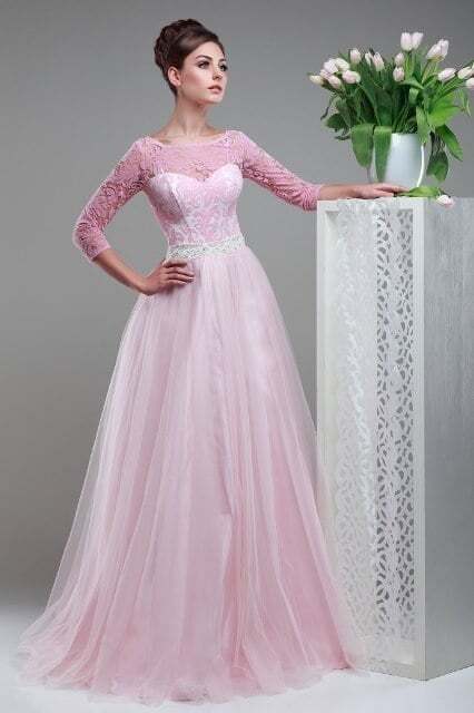 "Холостяк-6": после скандала с голыми фото участница "стала" ангелом