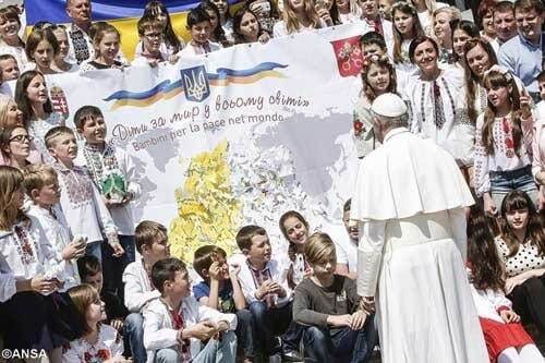 Бужинская с Папой Римским в Ватикане помолились за мир в Украине